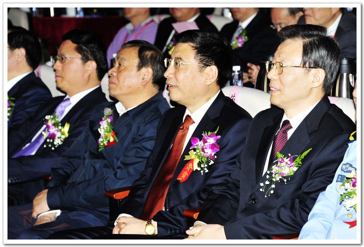 苗圩部长出席我校建校60周年庆祝大会