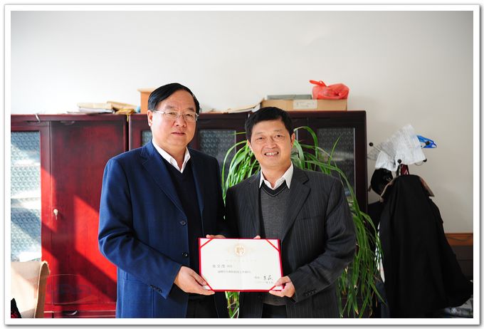 聘衡水中学校长张文茂为我校招生事情照料